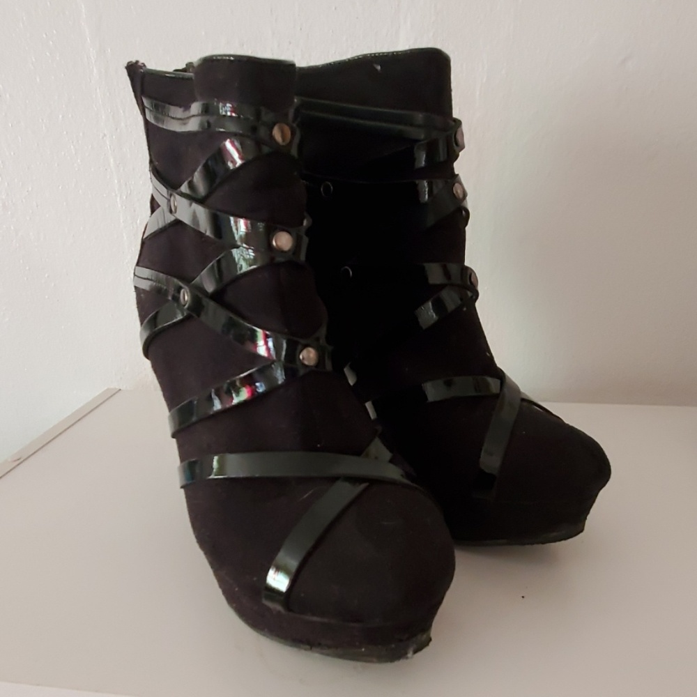Plato black booties from Europe